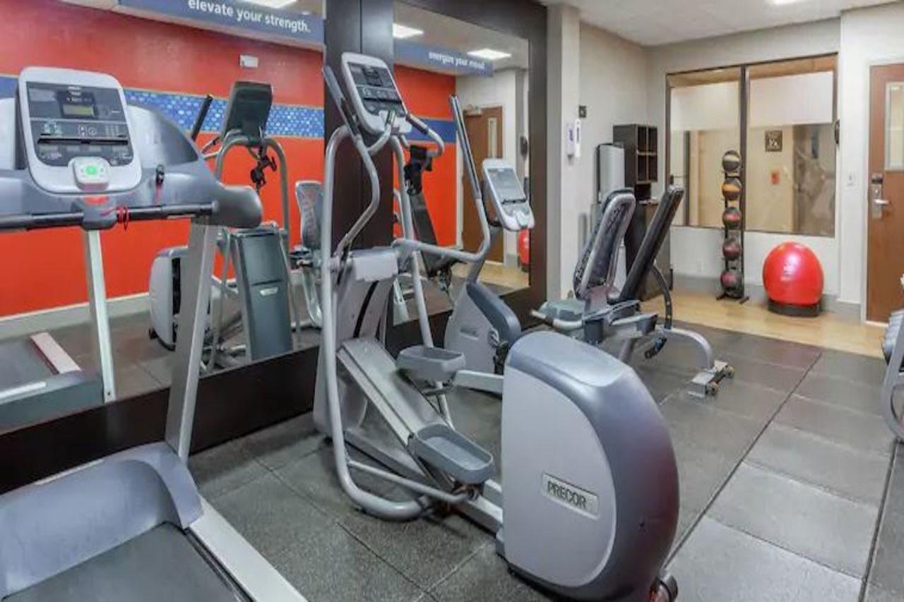 Hampton Inn Groton/Mystic Exterior photo
