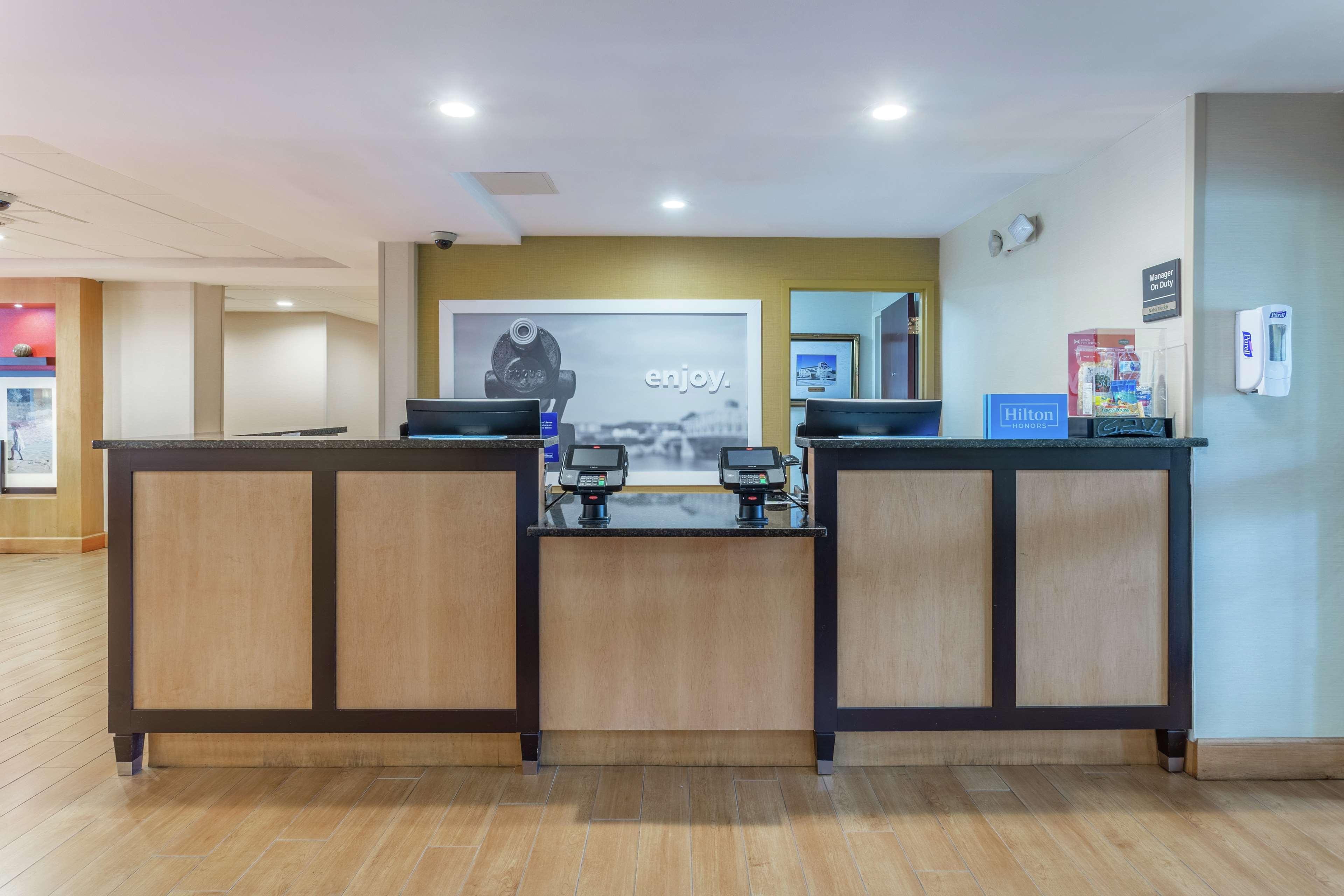 Hampton Inn Groton/Mystic Exterior photo