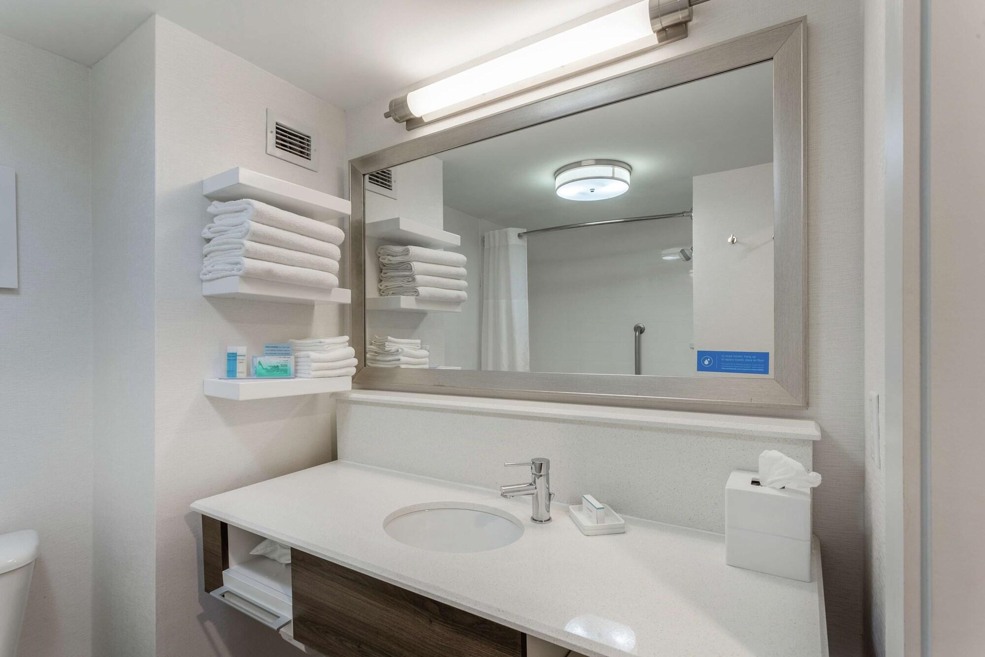 Hampton Inn Groton/Mystic Exterior photo