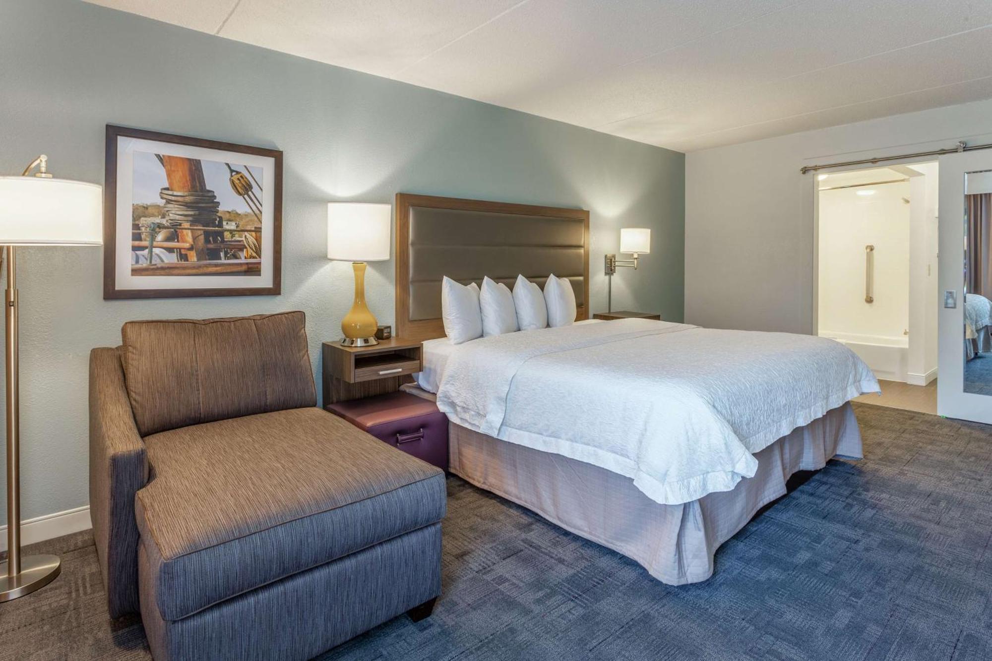 Hampton Inn Groton/Mystic Exterior photo